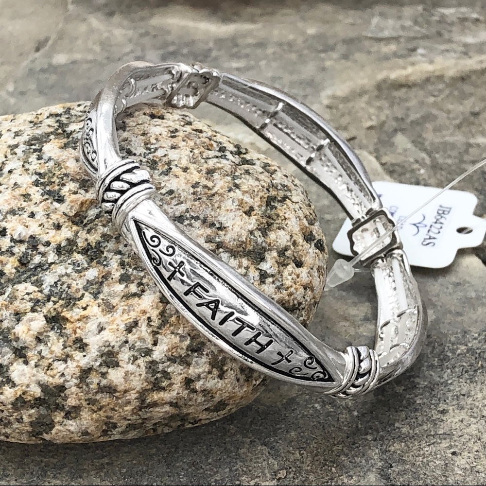 🍀 Faith Hope Love Stretch Bracelet